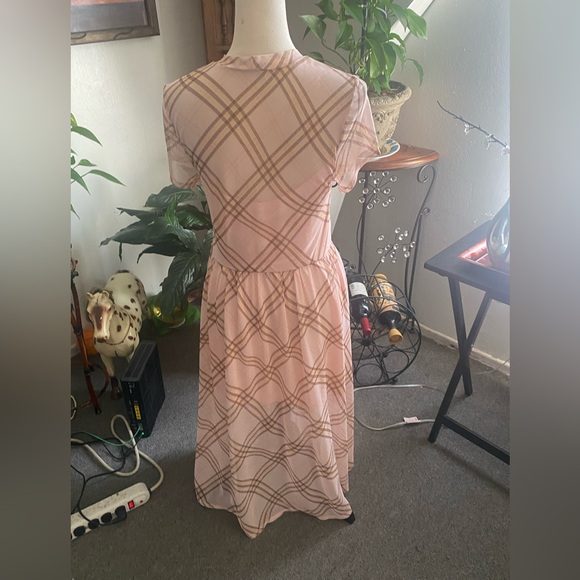 AUW Blush and Beige Checkered Midi Dress - Picture 4 of 5